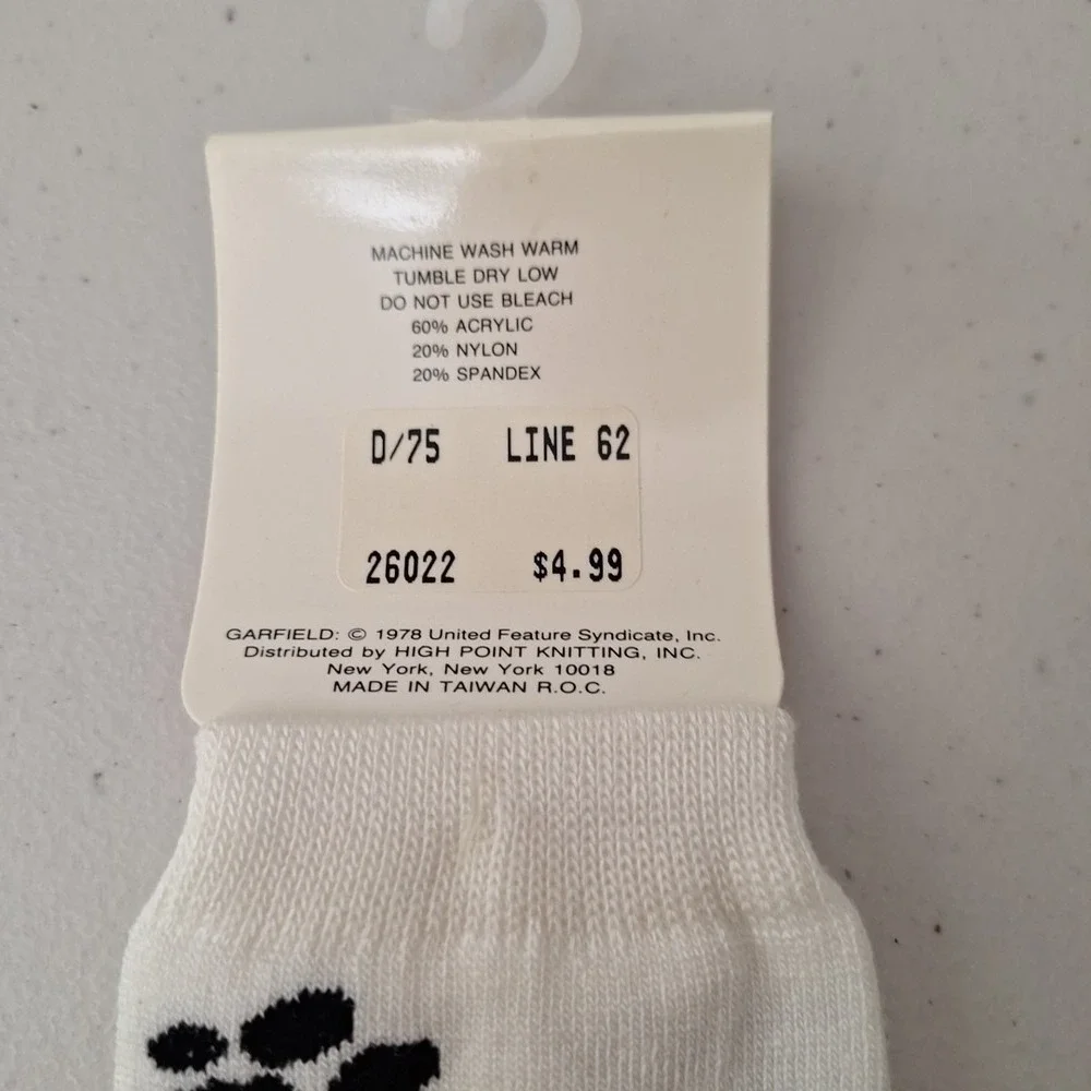 Vintage United Features 1978 GARFIELD THE CAT Women's Crew Socks Novelty NWT